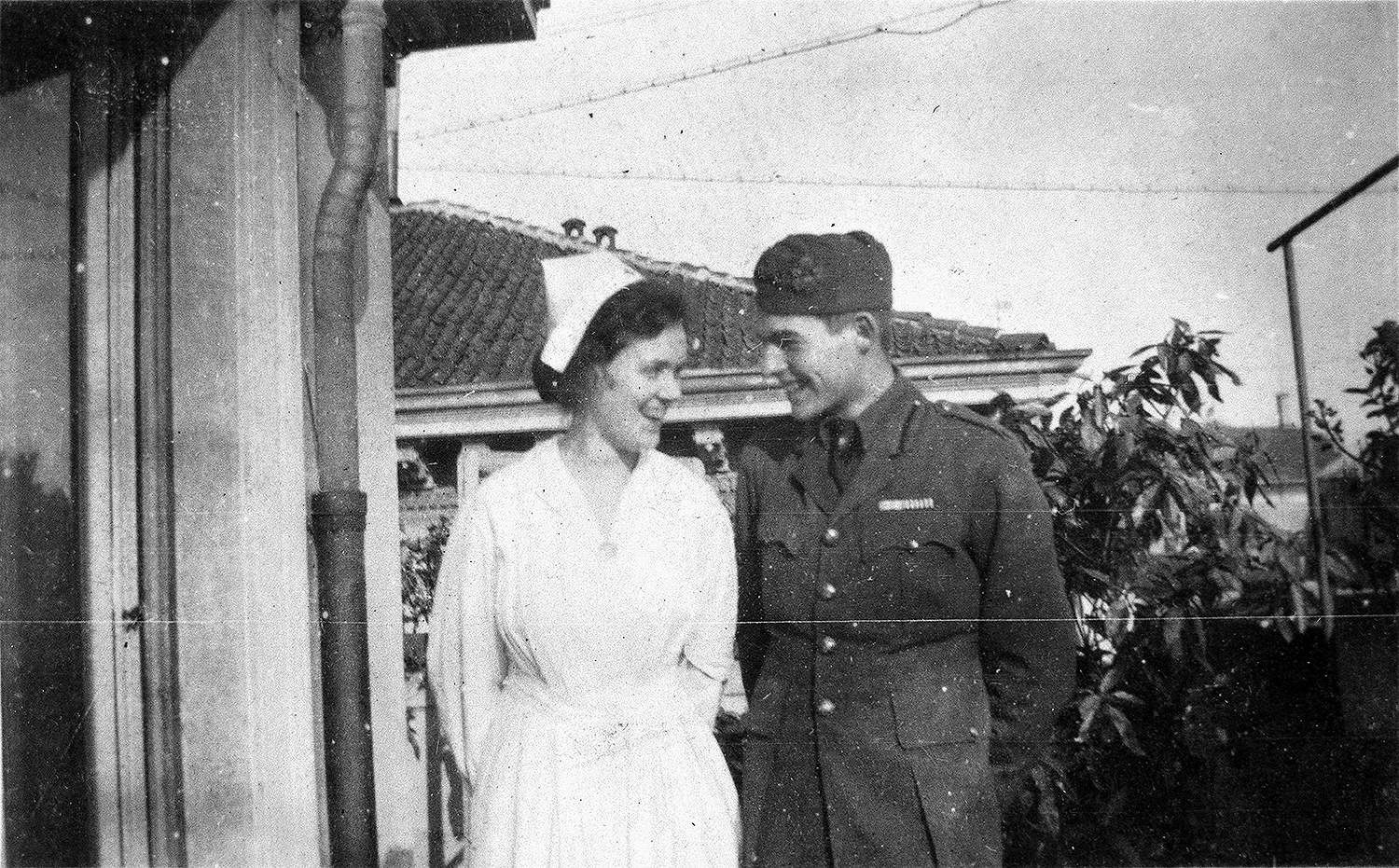 Agnes von Kurowsky and Ernest Hemingway on the balcony of the Red Cross Hospital, Milan, during World War I.